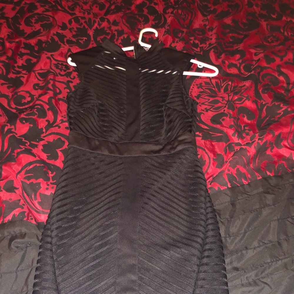 Party Dresses - Picture 3 of 8